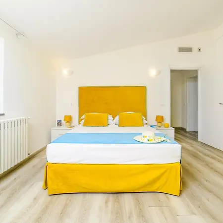 Будинок відпочинку Estate4home - Relais Chiara Free Parking Сорренто